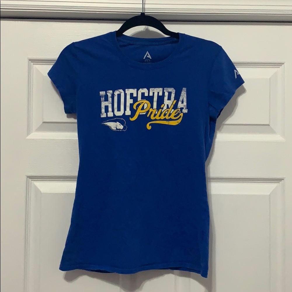 Hofstra University T-shirt